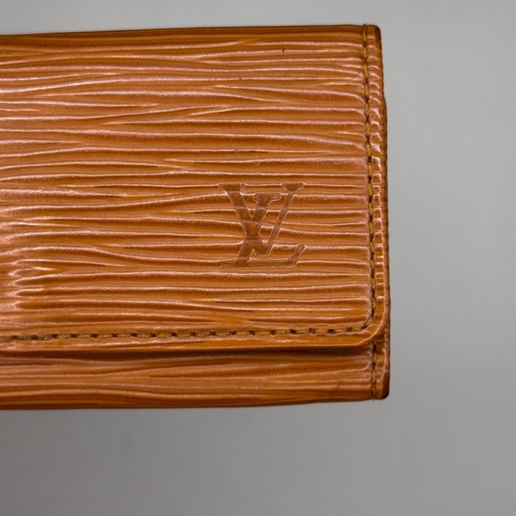 Vintage LV Brown Epi Leather 4-Key Holder - Picture 2 of 7